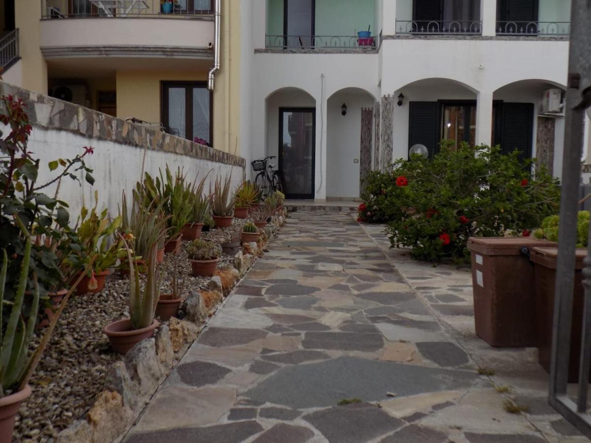 Cabras, Vacanze A Due Passi Dal Mare エクステリア 写真